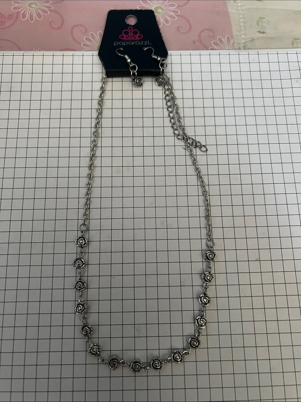 paparazzi Silver Rose Link Necklace - Silver Floral Accents